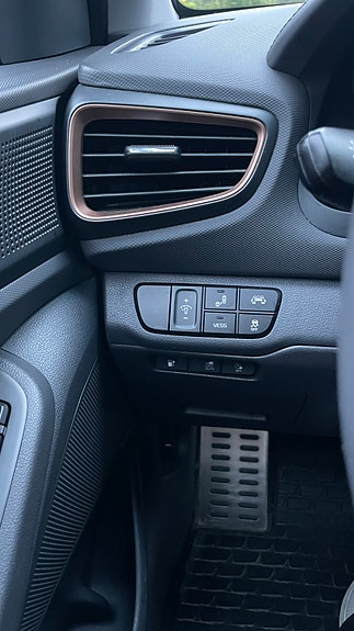 Hyundai IONIQ 20 of 30