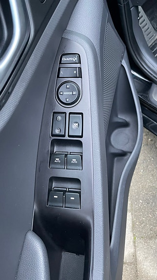 Hyundai IONIQ 23 of 30