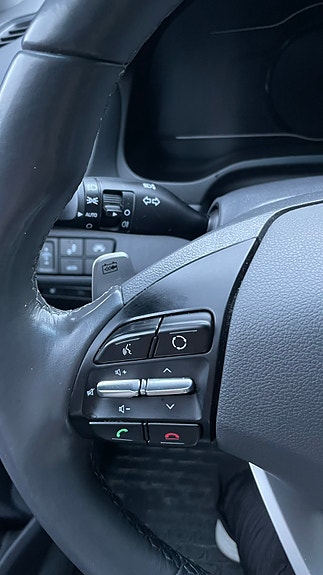 Hyundai IONIQ 26 of 30