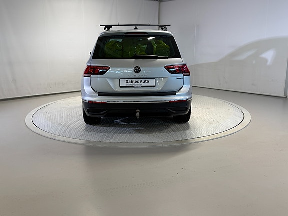 Volkswagen Tiguan 13 of 30