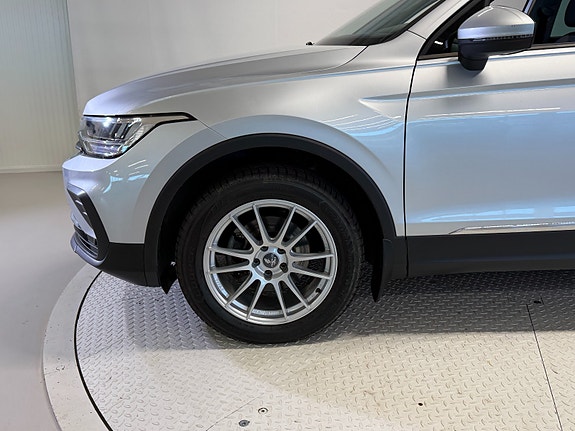 Volkswagen Tiguan 8 of 30