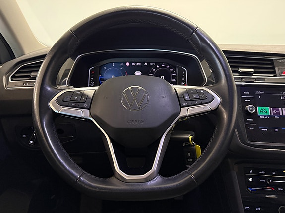 Volkswagen Tiguan 19 of 30