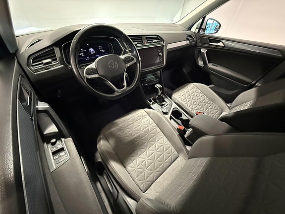 Volkswagen Tiguan 6 of 30