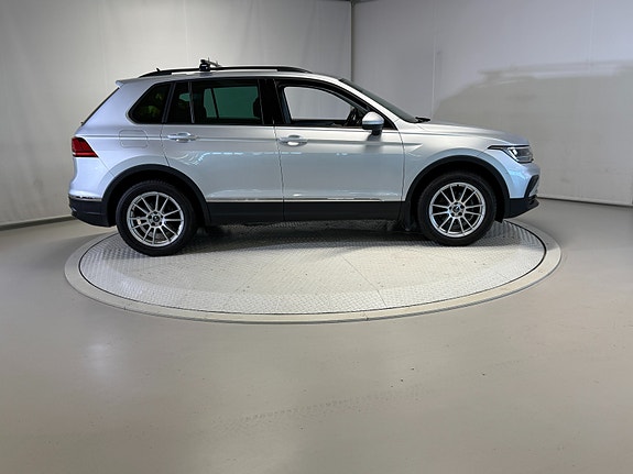 Volkswagen Tiguan 14 of 30