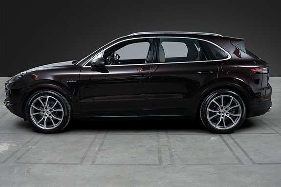 Porsche Cayenne 6 of 25