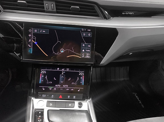 Audi e-tron 10 of 14