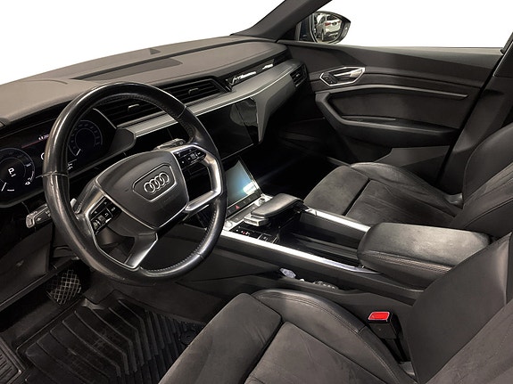 Audi e-tron 5 of 14