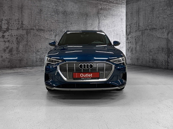 Audi e-tron 2 of 14