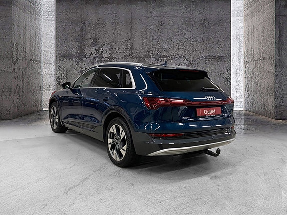 Audi e-tron 4 of 14