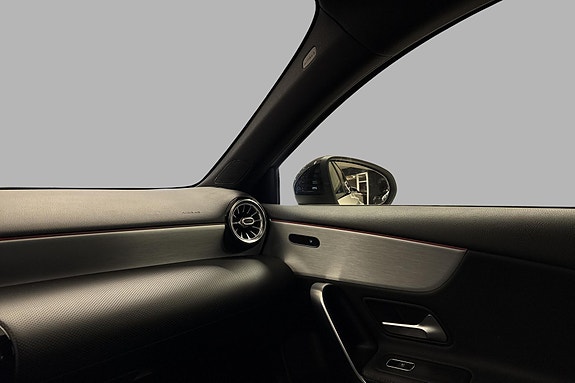 Mercedes-Benz A200 22 of 24