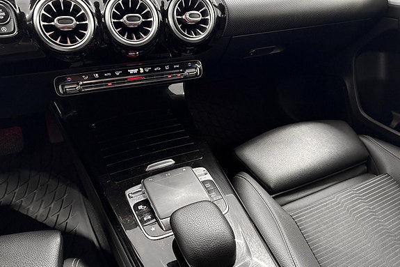 Mercedes-Benz A200 23 of 24
