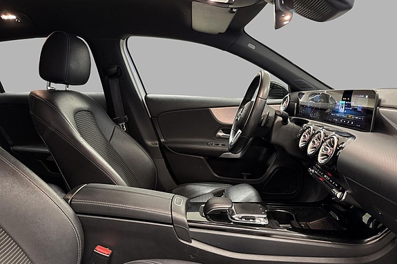 Mercedes-Benz A200 14 of 24