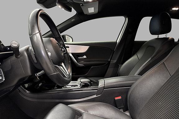 Mercedes-Benz A200 10 of 24