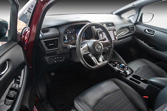Nissan Leaf 18 of 23