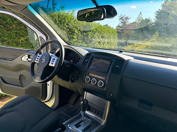 Nissan Pathfinder 13 of 14