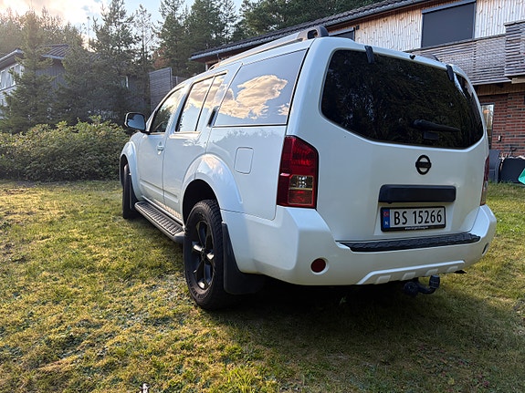 Nissan Pathfinder 4 of 14