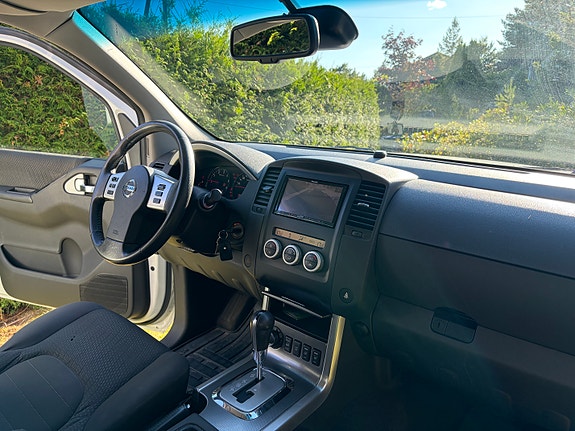 Nissan Pathfinder 12 of 14