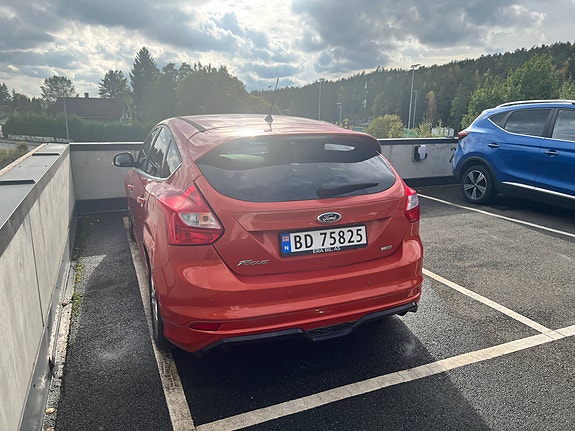 Ford Focus 2 of 10