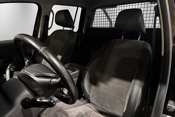 Volkswagen Amarok 24 of 30