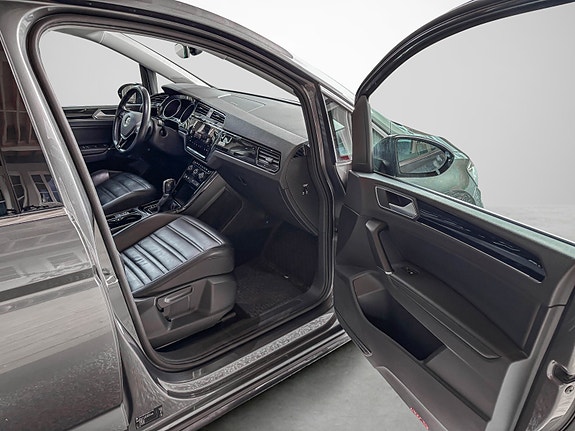 Volkswagen Touran 17 of 30