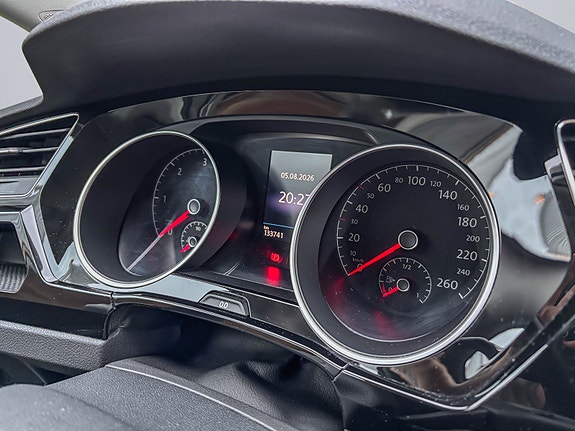 Volkswagen Touran 12 of 30