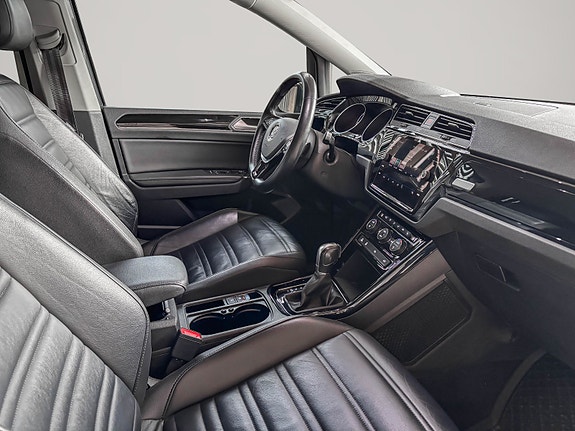 Volkswagen Touran 16 of 30