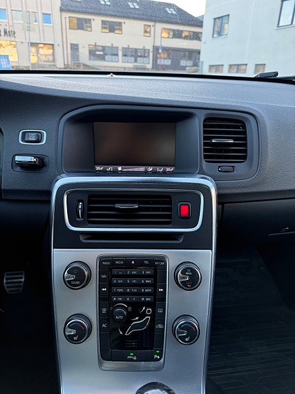 Volvo V60 4 of 14
