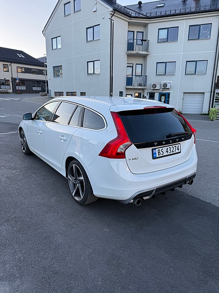 Volvo V60 8 of 14