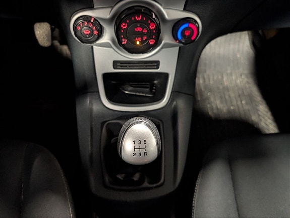 Ford Fiesta 16 of 26