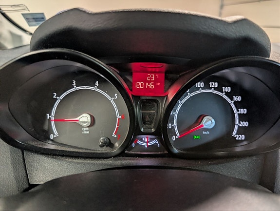 Ford Fiesta 14 of 26