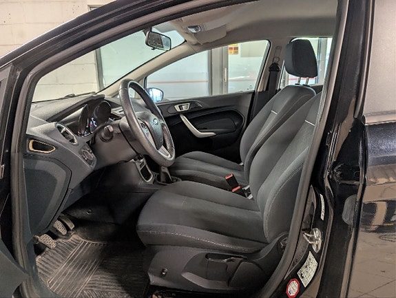 Ford Fiesta 12 of 26
