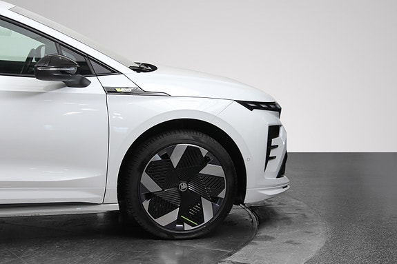 Skoda Enyaq RS 11 of 30