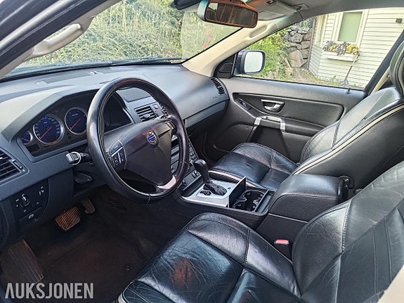 Volvo XC90 9 of 30