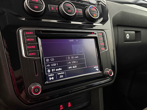 Volkswagen Caddy Maxi 18 of 23
