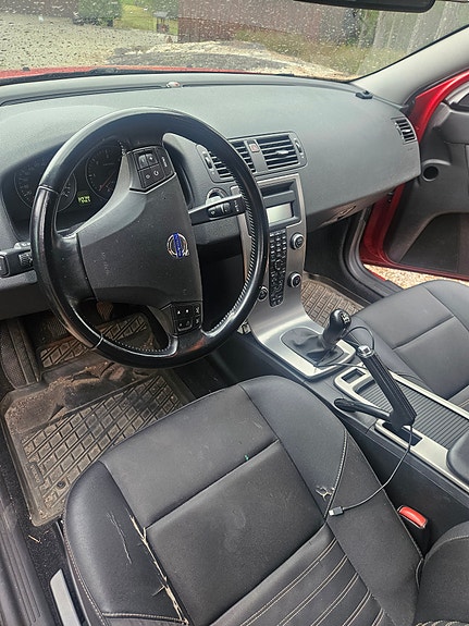 Volvo S40 3 of 12