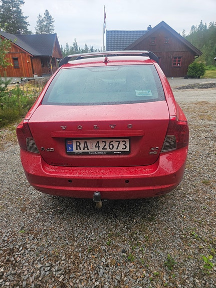 Volvo S40 2 of 12