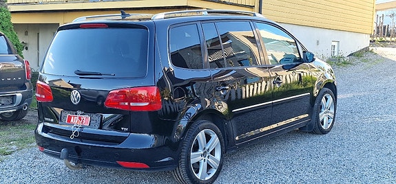 Volkswagen Touran 3 of 10