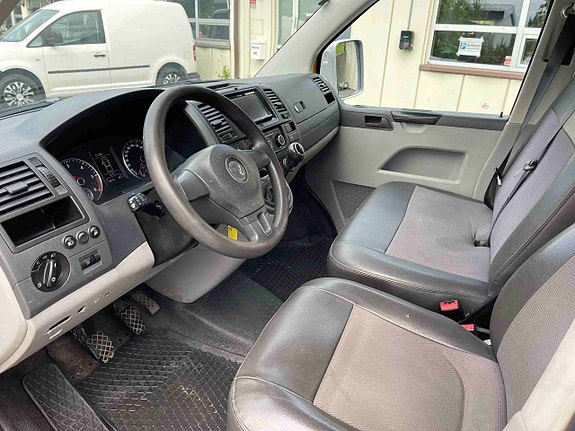 Volkswagen Transporter 9 of 19