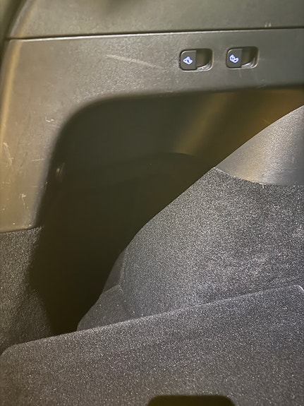 Tesla Model Y 25 of 30
