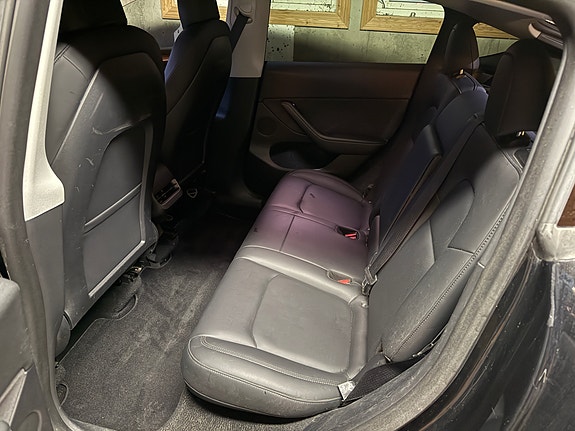 Tesla Model Y 20 of 30