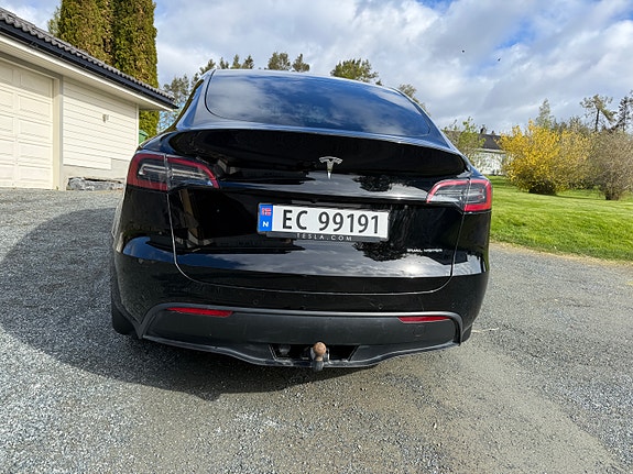 Tesla Model Y 6 of 30