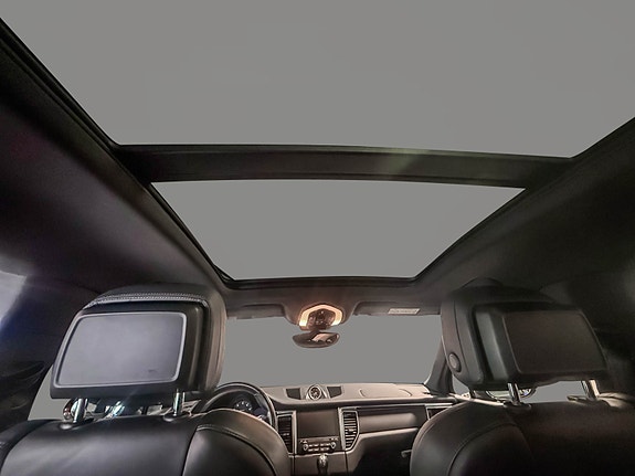 Porsche Macan 22 of 30