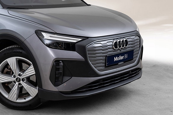 Audi Q4 e-tron 3 of 30
