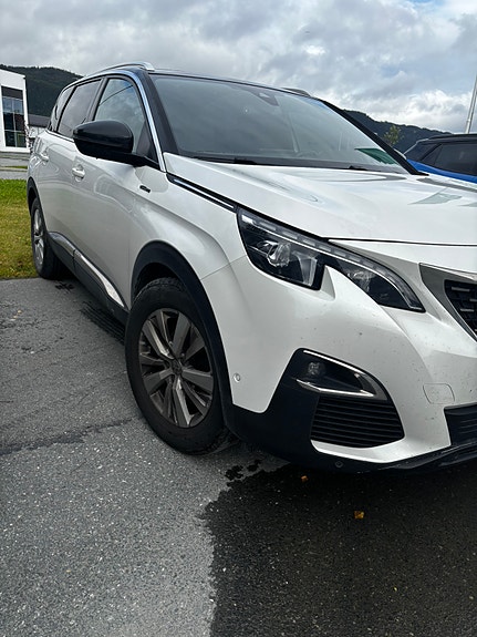 Peugeot 5008 5 of 5