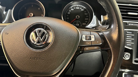 Volkswagen Golf VII 29 of 30