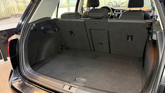 Volkswagen Golf VII 18 of 30