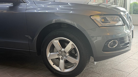 Audi Q5 4 of 30
