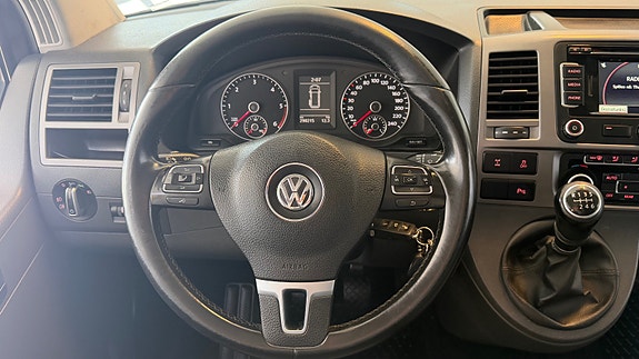 Volkswagen Caravelle 30 of 30
