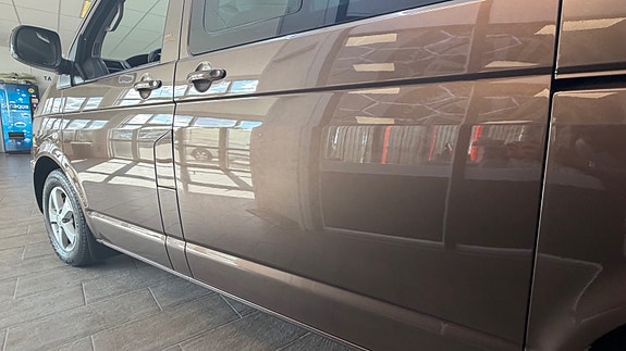 Volkswagen Caravelle 10 of 30