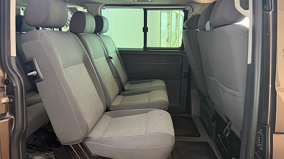 Volkswagen Caravelle 19 of 30